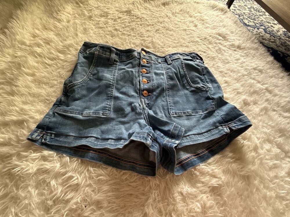 American Eagle Ne(x)t Level Super Hi-Rise Shortie Denim Shorts Size 18